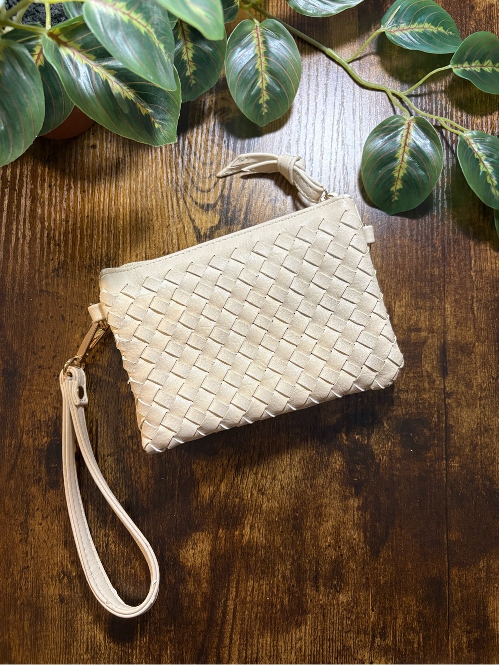 Charming Charlie Cream Woven Wristlet Clutch